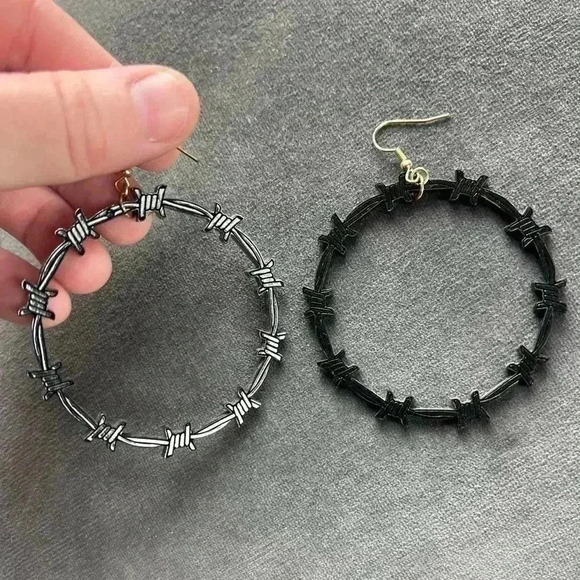 NEW Acrylic Barbed Wire Earrings Hoops black dangle - Picture 5 of 8